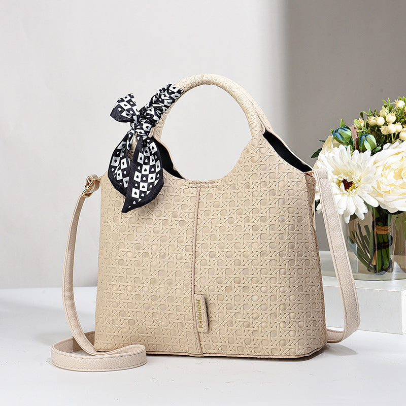 Fashionable Ladies Handbag Oryntix
