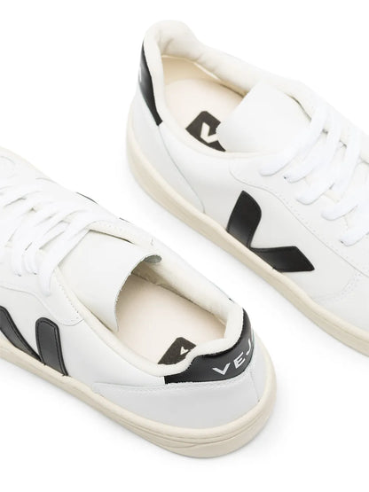 VEJA V-10 Leather