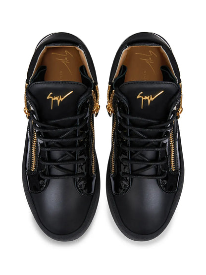 Giuseppe Zanotti Kriss