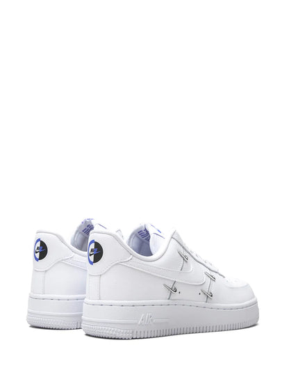 Nike Air Force 1 &
