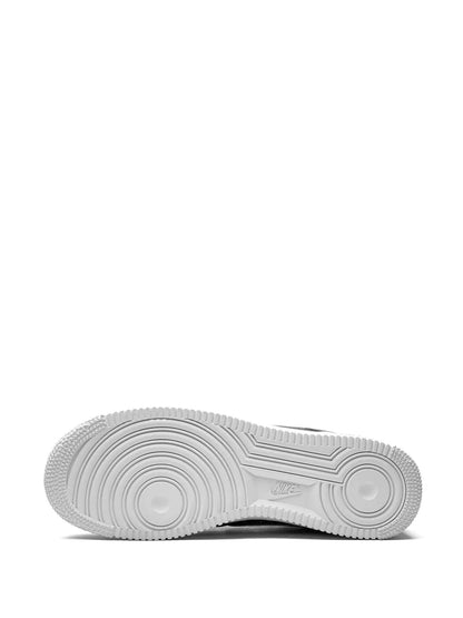Nike Air Force 1 Low &