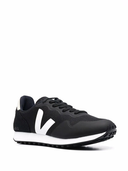 Veja Logo-Patch Low-Top Sneakers