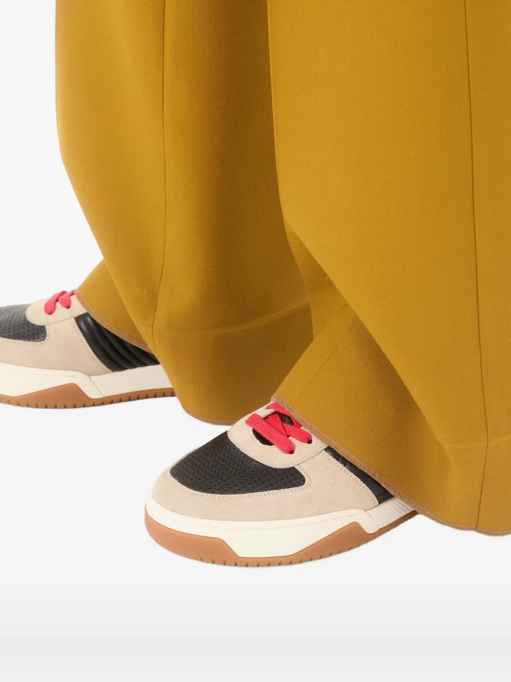 Valentino Garavani Logo-Detail Leather Sneakers