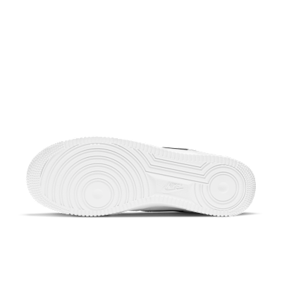 Nike Air Force 1 &