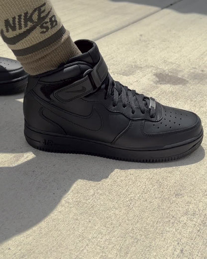 Nike Air Force 1 Mid &
