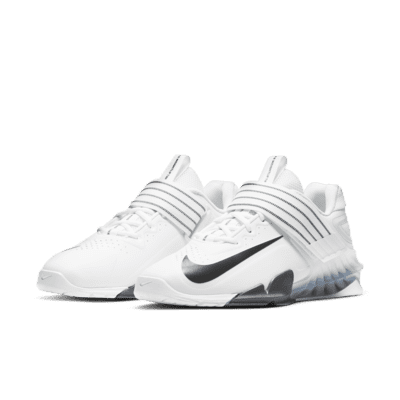 Nike Savaleos